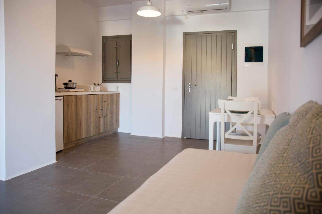 Amphitrite Santorini Aparthotel 3*