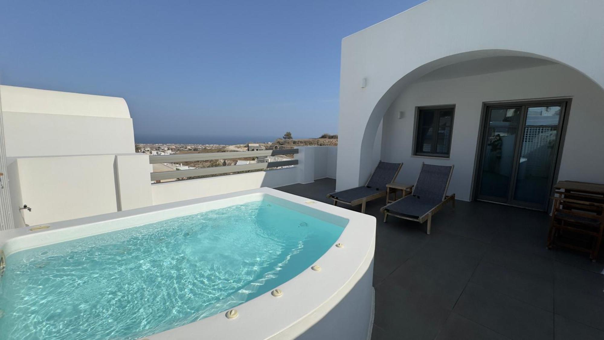 Aparthotel Amphitrite Santorini