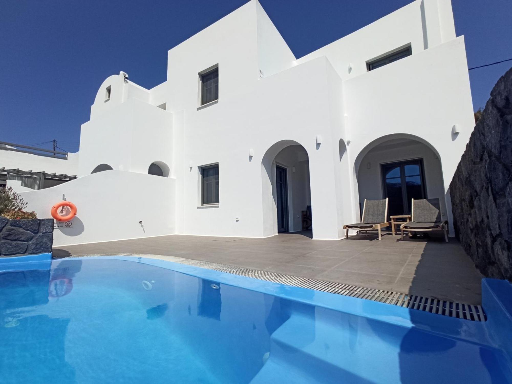 Amphitrite Santorini 3* Vóthon
