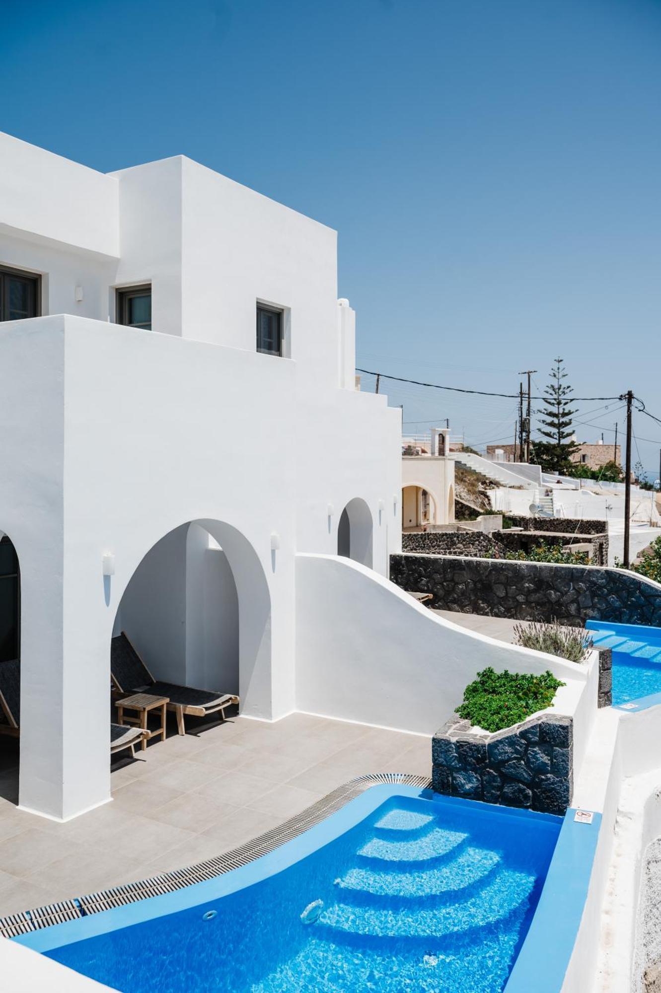 Amphitrite Santorini Aparthotel Vóthon