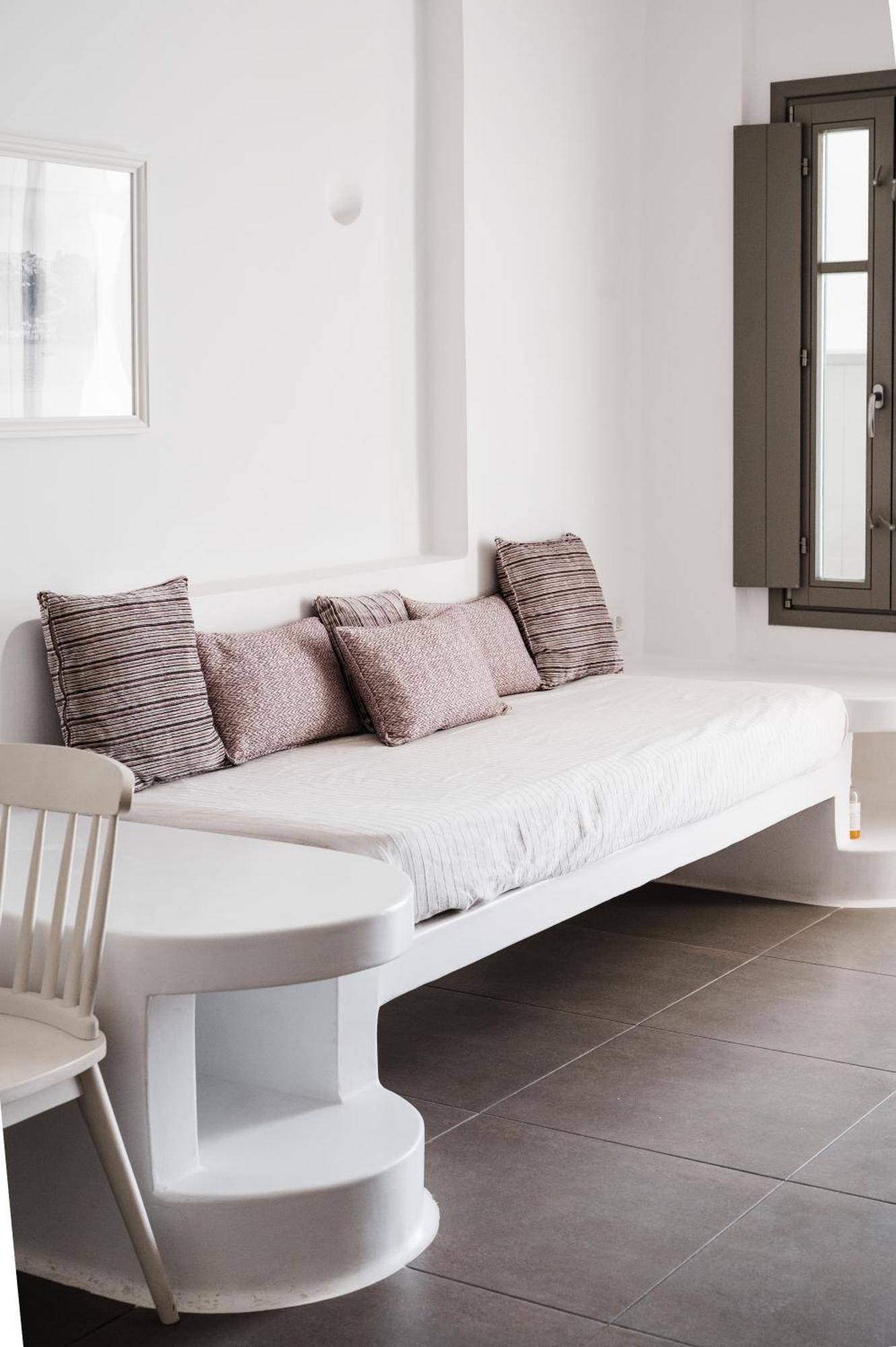 Amphitrite Santorini Aparthotel 3*