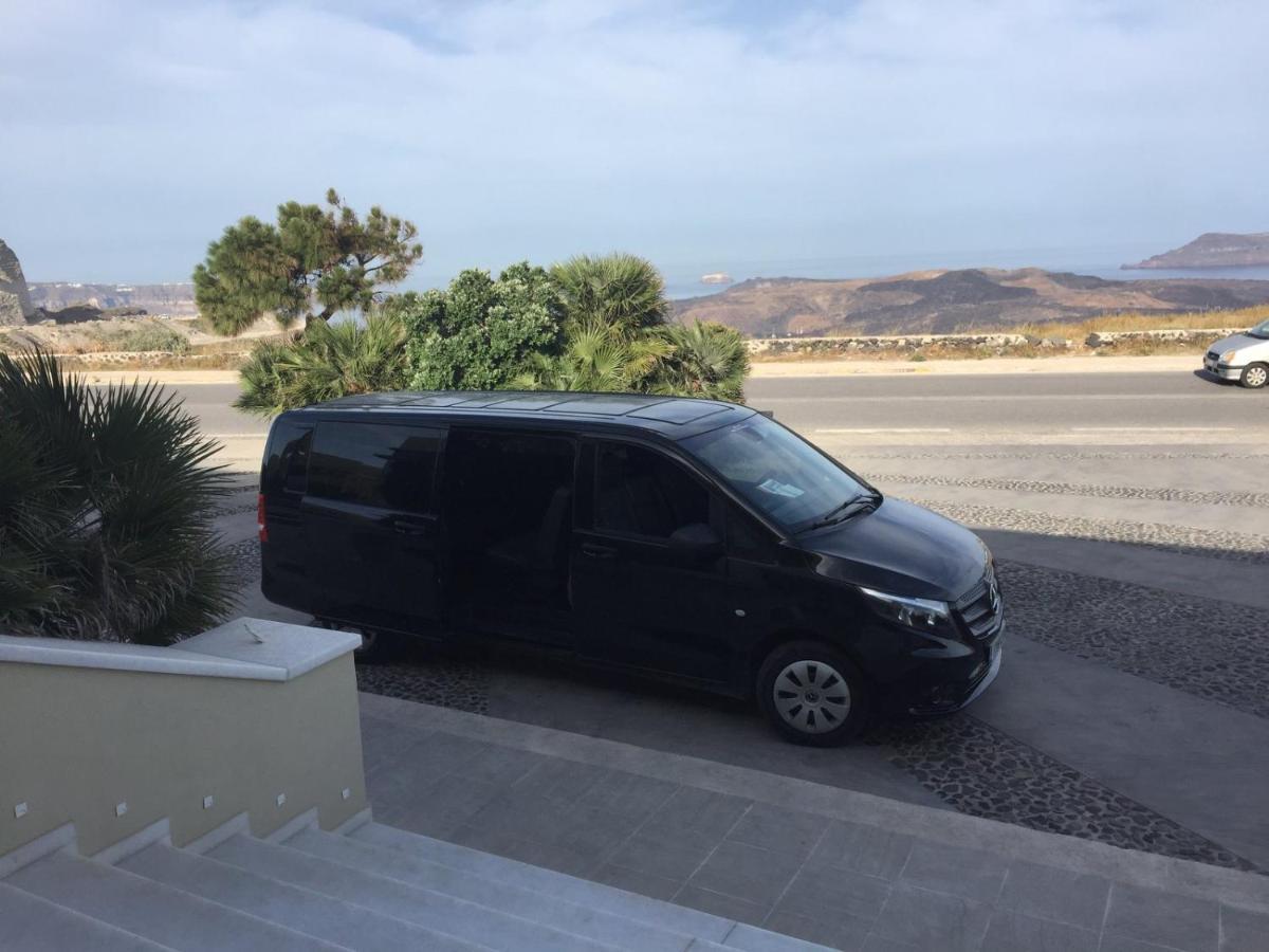 Amphitrite Santorini Aparthotel 3*